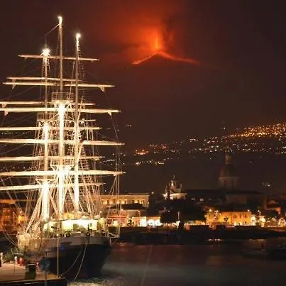 Rosy Giardini Naxos